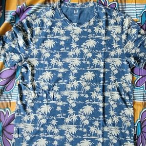 Gap tshirt brand new with tags